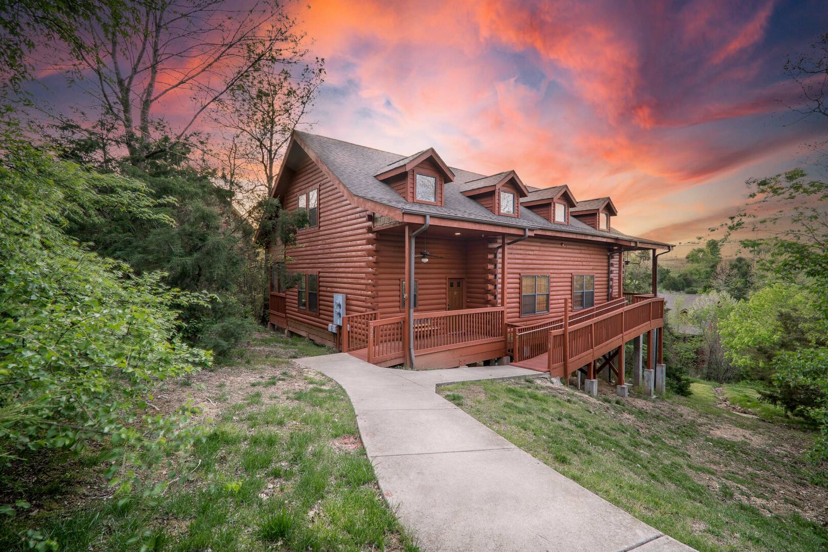 Get a 2-Night stay at Branson's Thousand Hills Vacations Cabin w/ 4 show tickets! ($600 value)